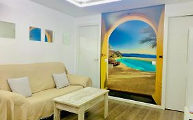 Apartamento Moderno Tipo Semisotano En Playa Las Canteras Con Wifi